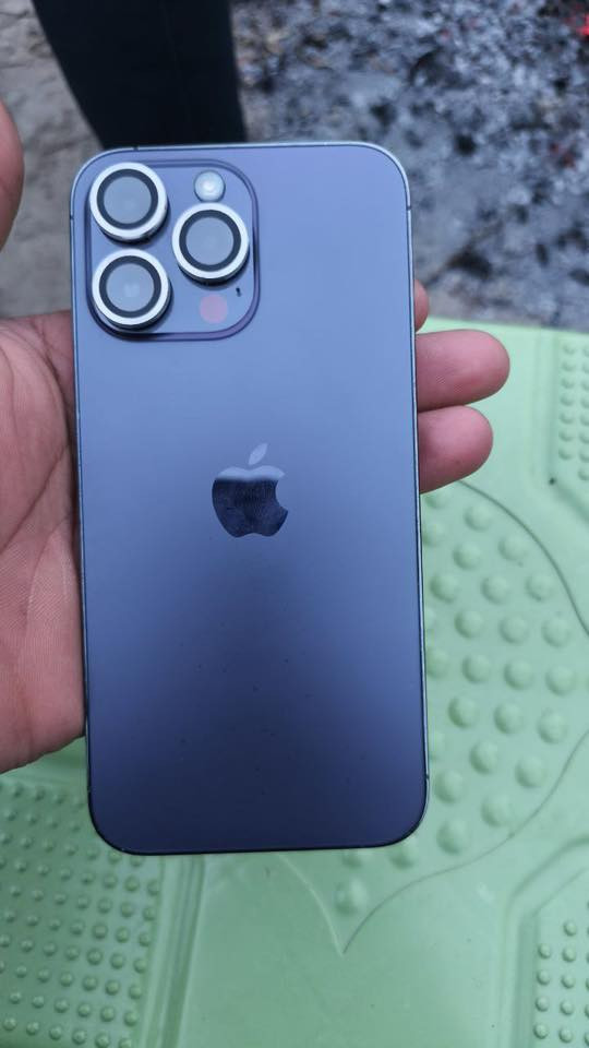 سلام عليكم آيفون 14 مكفول  من صيانه أو تبديل بطاريه 96 الاستفسار *********** مراوس 24S
