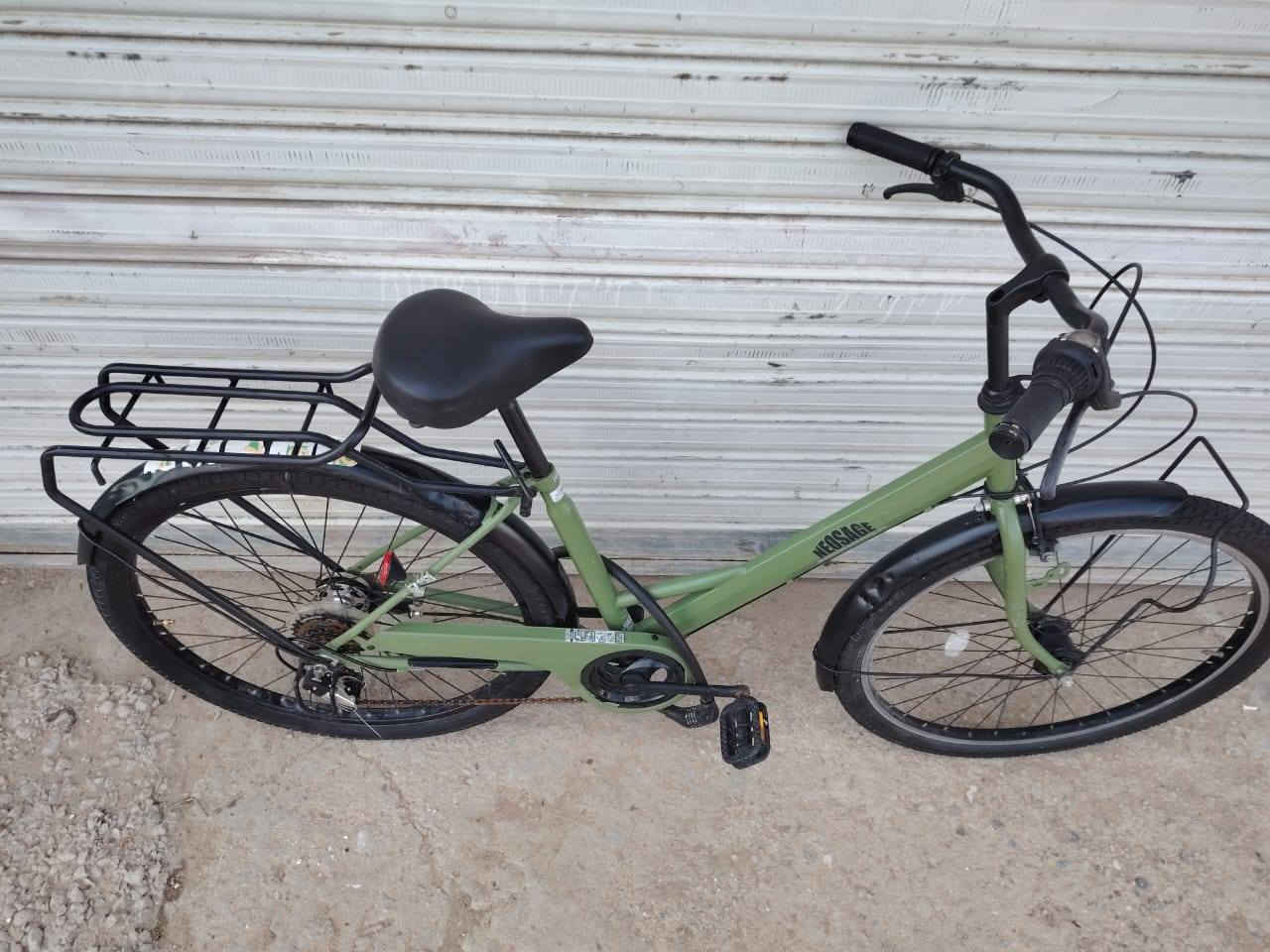 السلام عليكم ورحمة الله وبركاته
بيسكل بناتي حجم ٢٧ تاير عريض أوزان 
باله ياباني النضافه فول  
ماركه ( NEOSAGE) 
 سيبايه عضم اصلي
السعر (  160  الف ) 
 كير ٦ نمر شيمانو اصلي 
لون ميمز زيتوني القطعه مختمه 
تاير عريض أوزان يتحمل وزن 
كشن طبي اصلي أوزان 
فول موصفات قطعه نضيفه 
عنوان المحل بغداد الحبيبيه 
هاتف *********** 
الاستفسار واتساب
