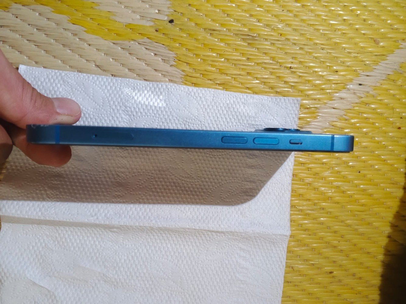 ايفون 13 عادي ذاكره 128 بطاريه 77 مراوس ب تكون كامون 40 بريمر او بوكو f6برو