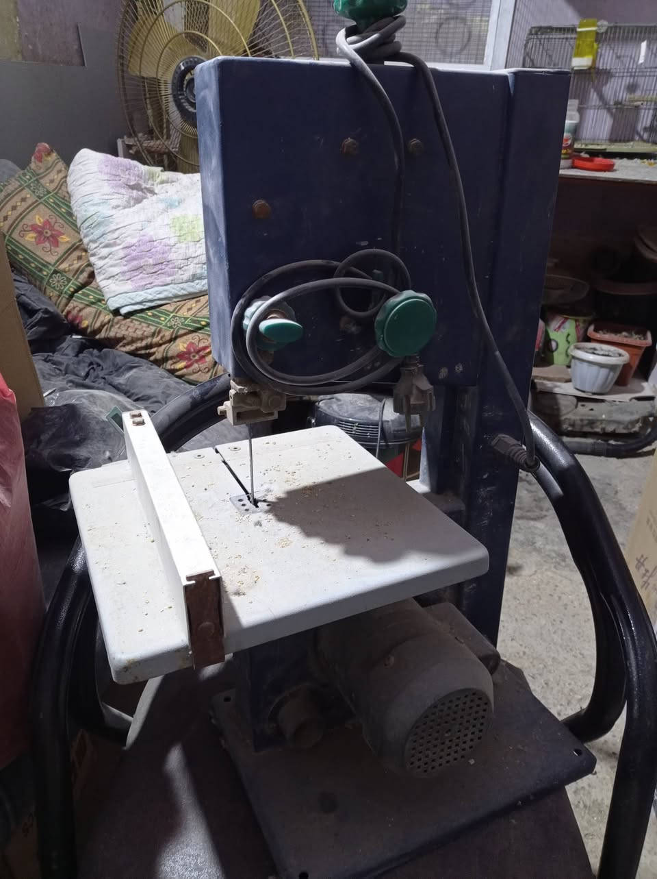 منشار شريطي Einhell – للبيع
العلامة التجارية: Einhell
النوع: منشار شريطي ثابت (Band Saw)
الاستخدام: قص الخشب بدقة، مناسب للأعمال الحرفية والورش الصغيرة
طاولة قص معدنية قابلة للتعديل
محرك كهربائي قوي للاستخدام المستمر
دقة جيدة في القص المستقيم والمنحني
الحالة: مستعمل – يعمل بشكل جيد (يُفضل ذكر أي ملاحظات إن وجدت)
✔️ مناسب للهواة وأصحاب الورش
✔️ سهل الاستخدام والصيانة
السعر:-💥150💥
للاستفسار ***********
