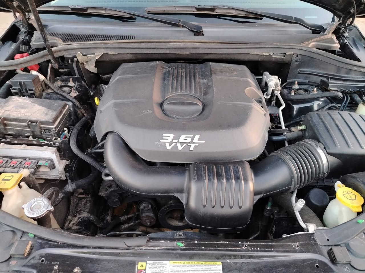 سلام عليكم جيب موديل 13 سياره جديده محرك 3600 جديد كير شرط حداديه جديده باتري جديد تشغيل بصمه سياره كله بصمه تشغيل عن بعد  سياره مابيها نقص وترايها  يخبل  مكاني واسط السعر80وبيها مجال***********
