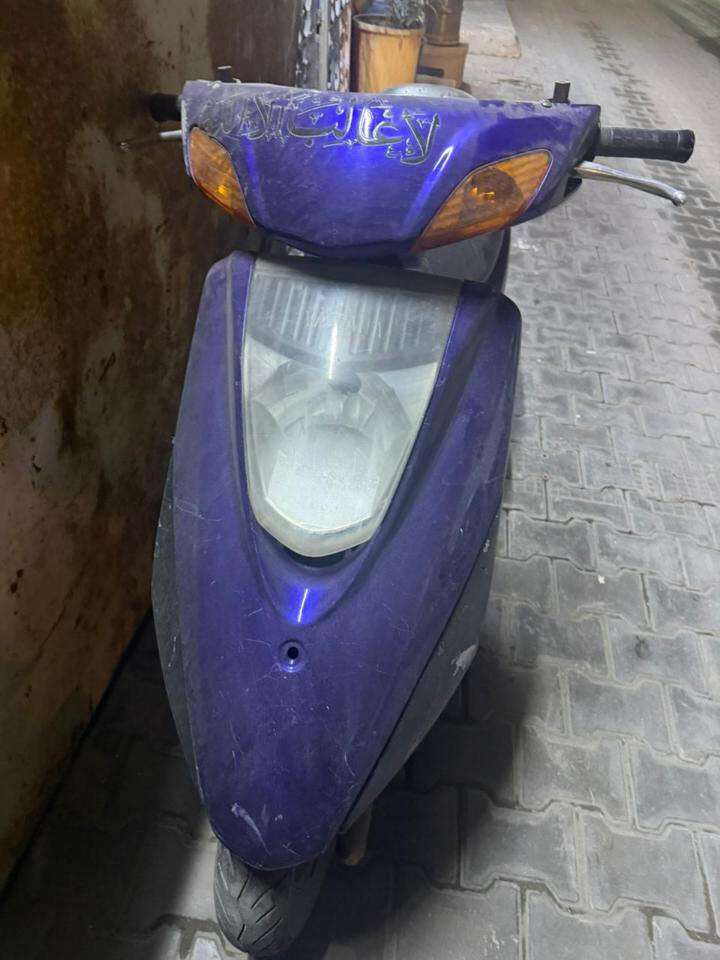 للبيع دراجه بريز كوم حديد الدراجه طافيه معلكه ولف السعر 300 وبيها مجال العنوان الاعظميه شارع عشرين رقم التلفون ***********
