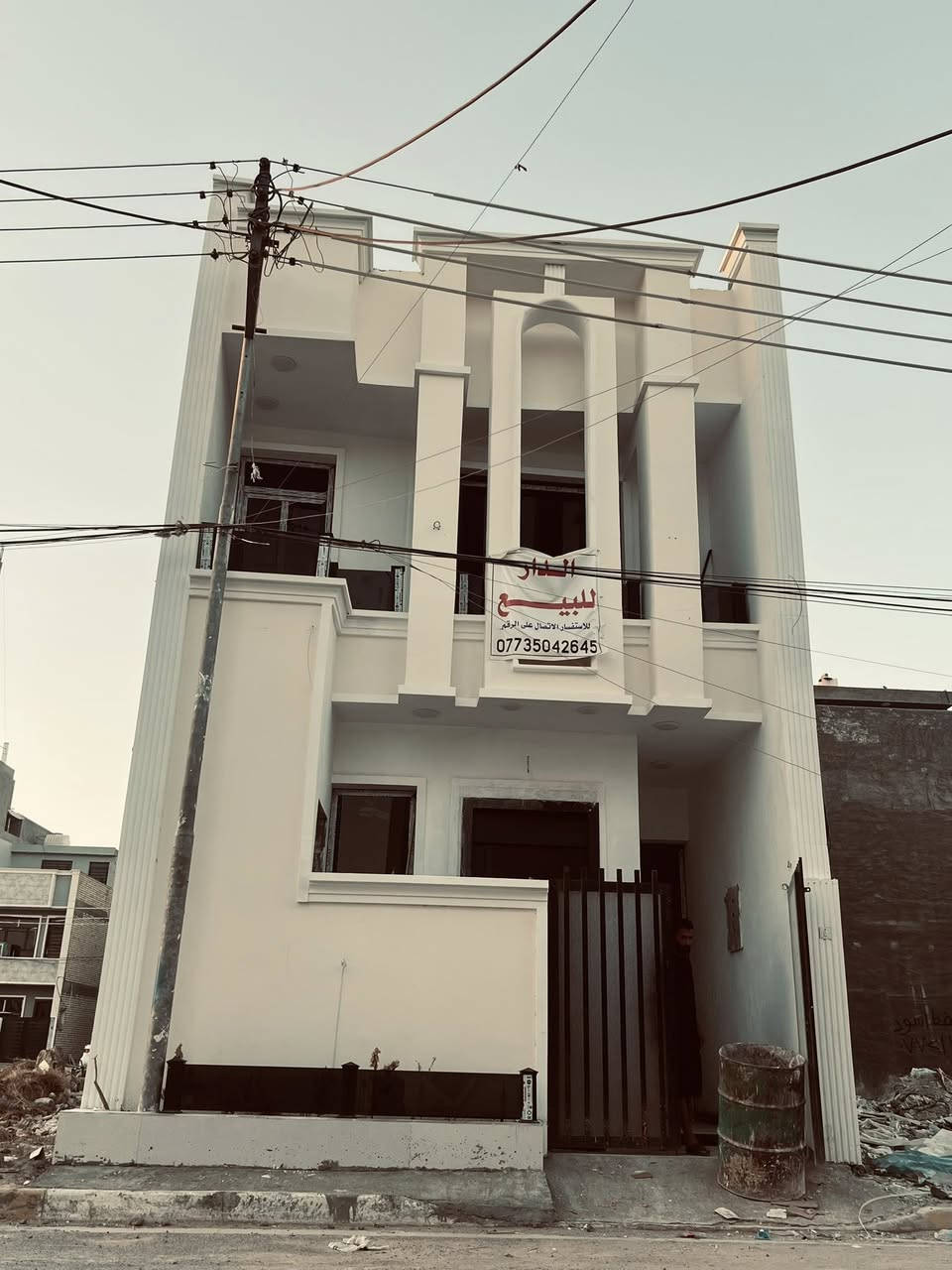 بيت للبيع ملك زراعي سند 25بسمي🏠
الدوره المهديه الرابعه 3فرع عليمين
البيت مساحة 94متر  ثاني بيت بلفرع🧱
يحتوي على 3غرف نوم و3حمامات🧱
وصاله عدد 2نظام كامرات دفن🎥
البيت شغله درجه اولى الله شاهد🧱
متوازي عبيعته عندي ظرف🧱
***********
