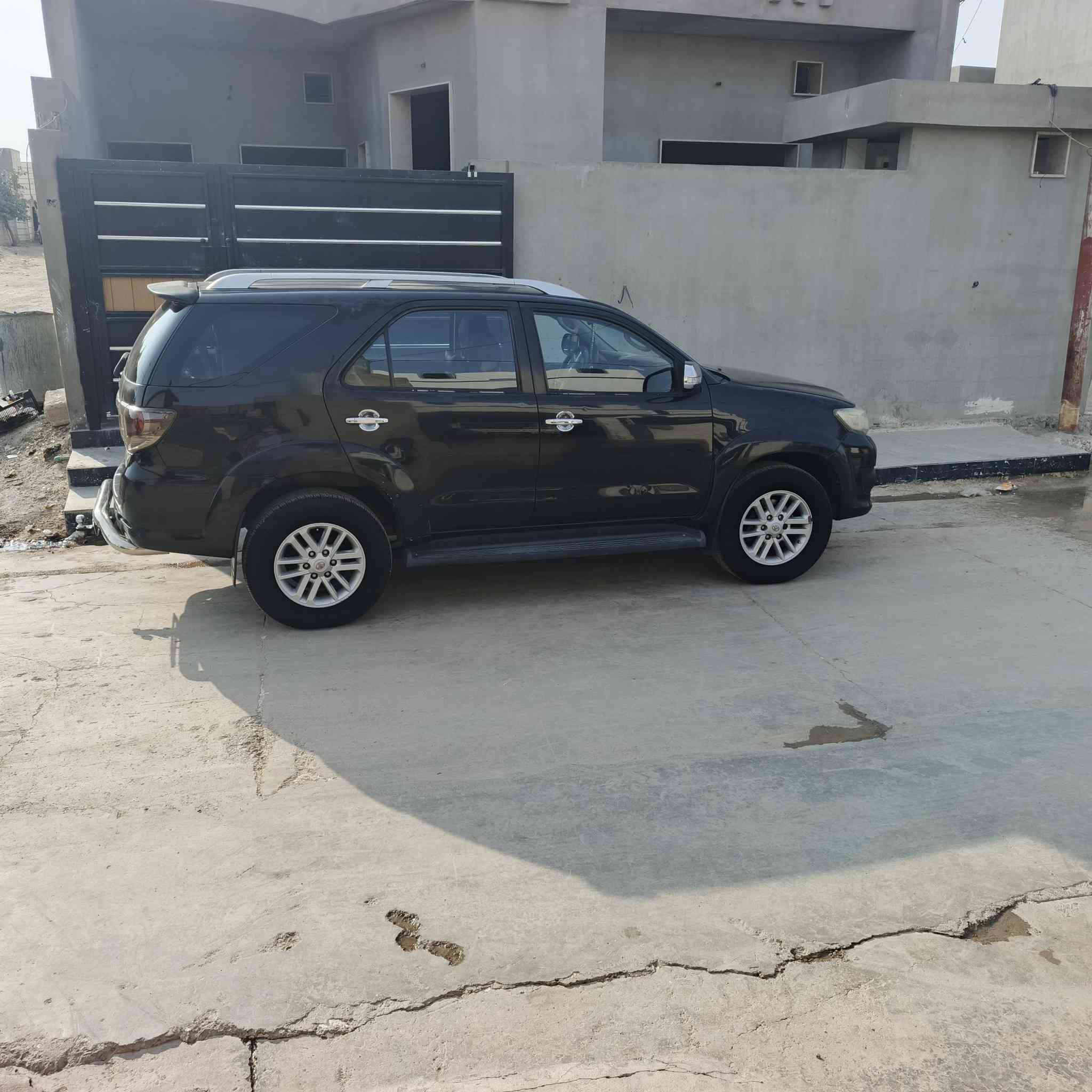 فورجنر موديل 12 مكفوله رقم سليمانيه سنويه لحد 27 سياره جاهزه ضفت الها منظومه غاز حكومي مكان كركوك سعر165 ومجال بصيط ***********
