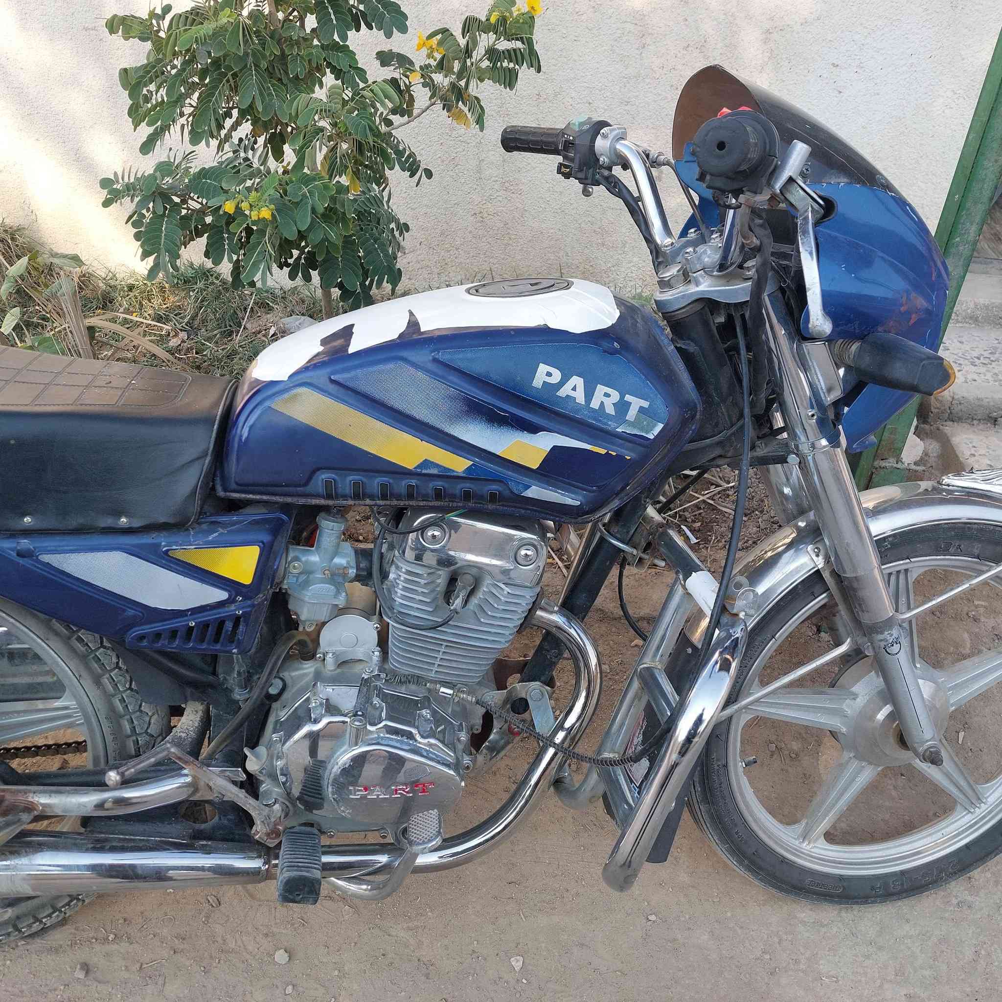 بارت فحل ١٩
اوراق 
دراجه نضيفه
 محرك ما مفتوح
لاصلاح ***********
