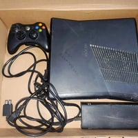 اكسبوكس 360 بيه 70 لعبه منوعه هاي غراضه كدامكم شغال وأي مشكله ما بي را...