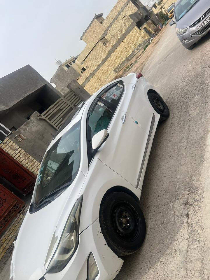 سلام عليكم
النترا موديل 2014 شكل ال15 خليجي فول مواصفات مكفوله كفاله عامه ما عدا بارد بصيط بلجاملغ الامامي وتكشير خفيف مثل ما موضح بلصوره كير مكينه مكفولات صدر كهربائيات كله مكفول غرفة دوشمه جديده ولون مميز السياره احلى من الصور سنويه باسمي تحويل ثاني يوم السعر 115 وبيها مجال 
مكاني بغداد سيديه ***********
