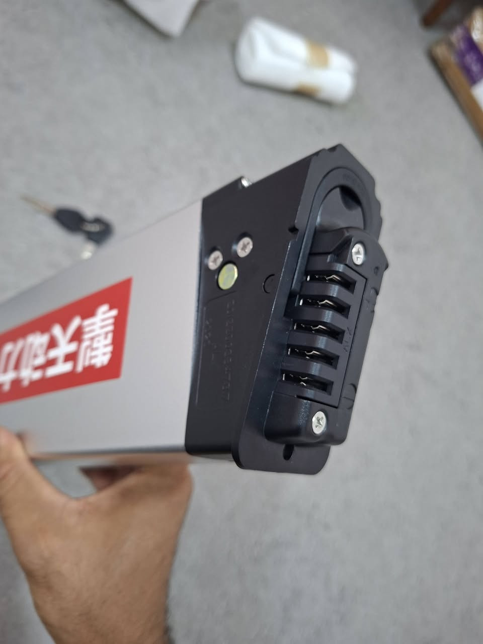 متوفر البطارية ليثيوم ٤٨فولت ٢٠امبير جديد مع كامل ملحقاتها
@highlight توصيل متوفر


**إذا كنت صاحب هذا الإعلان وتريد حذفه لأي سبب، رجاءا أرسل رسالة إلى الدعم الفني**