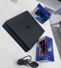 اسعار ثابته كل مجال ما بيها. بلي ستيشن 4 فات  سعره 180 الف بلي ستيشن 4...