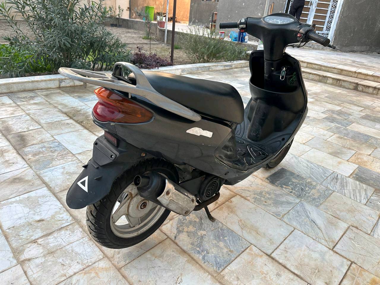 السلام عليكم 
دراجة اكزز ياماها سرعه 100 للبيع axis Yamaha 
الدراجه مكينه ناعمه فوول 
الكفرات نظاف وكاملات
تشتغل سلف هندر اول نگره تشتغل 
كهربائيات   اشاير لايت اصطاب عداد سرعه  وبانزين كلهن شغالات 
صالنصة (اكزوز) اصلي 
تايرات اصليات ونضاف الخلفي توني مبدلة 
قفل صندوك قفل ستيرن قفل اكسل كلهن شغالات  المكينه مفتوحه قبل فتره وشغل مضبوط 
الدراجة كلش نظيفة  معدل و نهضة بطناش  
الدراجة شرط كاملة من الطول للطول 
مكاني بصرة بالجنينة بشارع المصلحه 
رايدها 650 الف
 تجي تفحص تروح المصلح شنو تريد حاظر 

هذا الرقم بي واتساب وشريحة 

*********** 