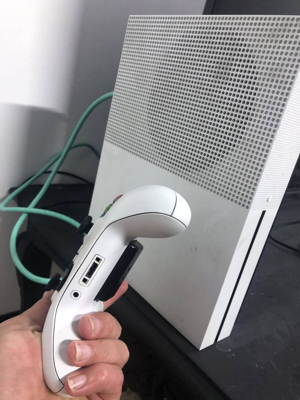 السلام عليكم للبيع او مروس اكس بوكس ون اس ذاكرا واحد تيرا1000كامل ملحقات بي العاب بل صور مبين السعر 170وبي مجال للستفسار اتصل ***********عنوان موصل ايسر حي المزارع خاص مفتوح
