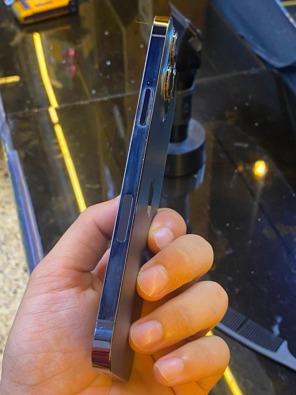 الجهاز ايفون 13 برو ماكس الذاكره 128 البطاريه 🔋البطاريه 95 الجهاز ما مفتوح شرط ما يعبر بي طخه بل شاشه مثل ما موجود وموضح بل صور اخوان الشراي يتصل عل ارقام ***********
