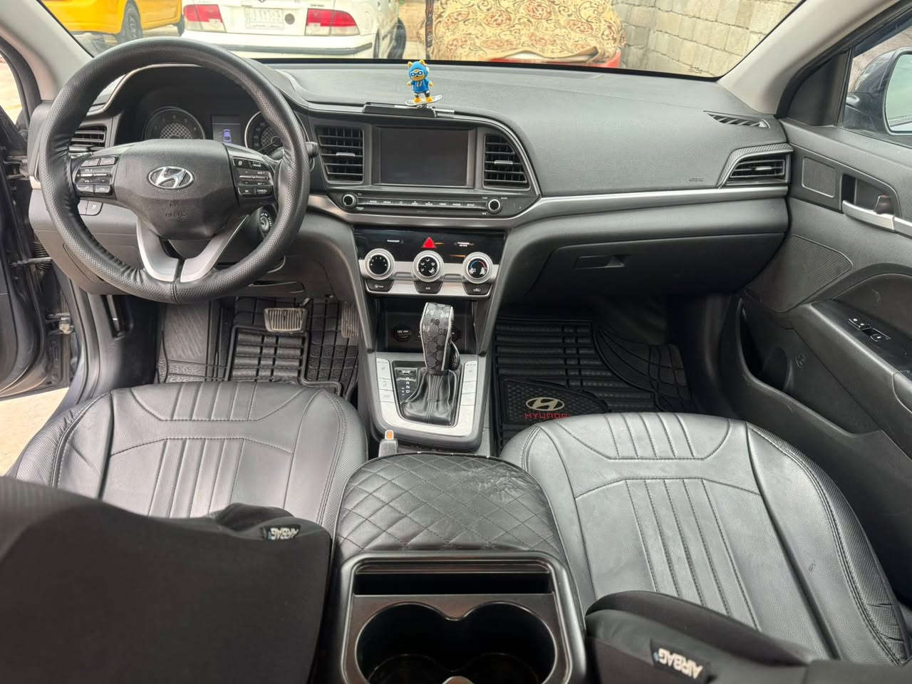 السلام عليكم من رخصت الادمن النترا وارد موديل 2020
موصفات
شاشه
تحكم استرين 
كأمره
نقطة عمياء
اشاير مري
تدفئة استرين 
تدفئة كشنات
أنظمة قيادة
مكينه دوش 2000
رقم بغداد 
مطلوب بيع امراوس باجيرو 2010 2011 2012
والسونار مرفوق مع الصور 
مكان السياره كوت / مركز المحافظة 
***********
