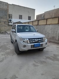 شباب باجيرو حبتور مديل ٢٠١٤ ماشية ٨٤ الف مكينة ٣ونص السيارة نضيفة جدا ...