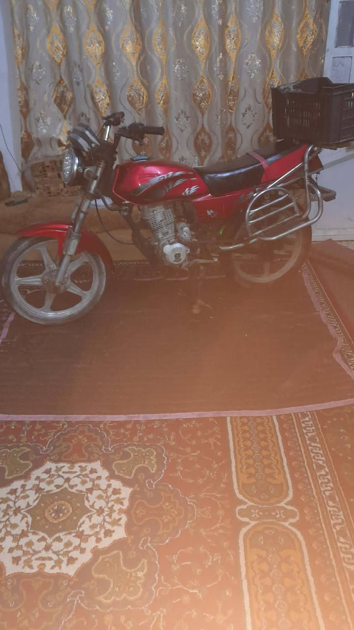 للبيع دراجه فيوم محرك اخرس دراجه نضيفه مال جناي السعر ب٢٥٠ وبيهة مجال بسيط المكان كربلاء شارع بغداد قرب سيد الوصياء عمود١٢٨ لستفسار على الرقم ***********
