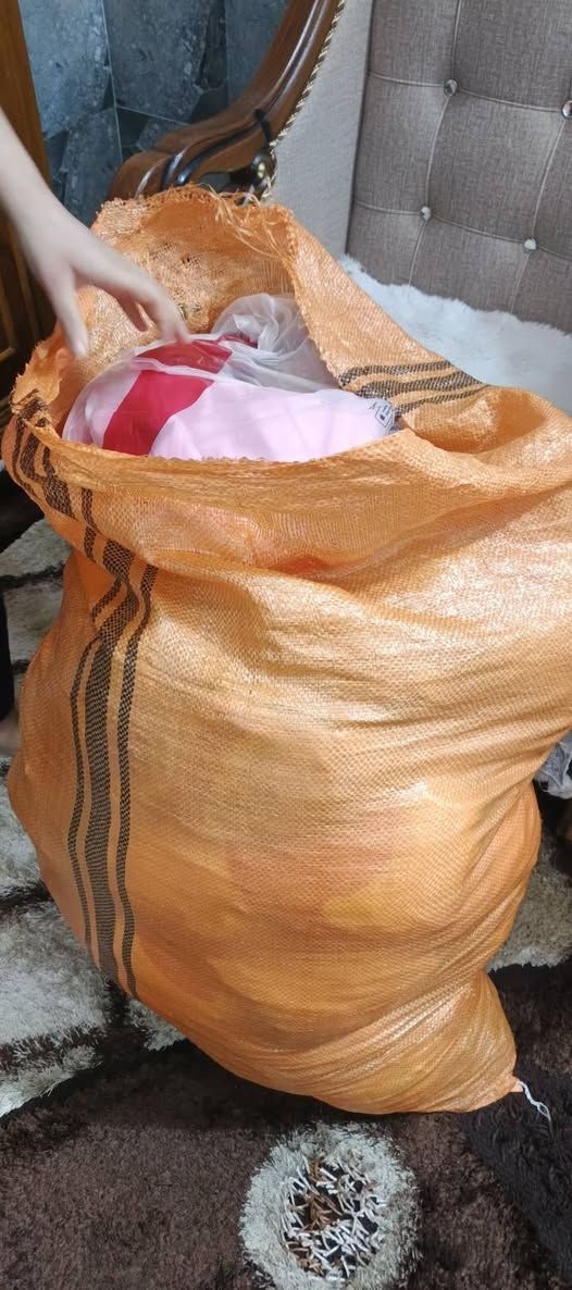 السلام عليكم اخوان عندي بضاعه ماركه ودرجه اولئ بضاعه خير من الله فتحت مشروع والله ما وفقني بي واريد ابيع البضاعه اشكال من المكياج والتراكات والفساتين والبدلات سعر مناسب جداا تواصل واتساب ***********
