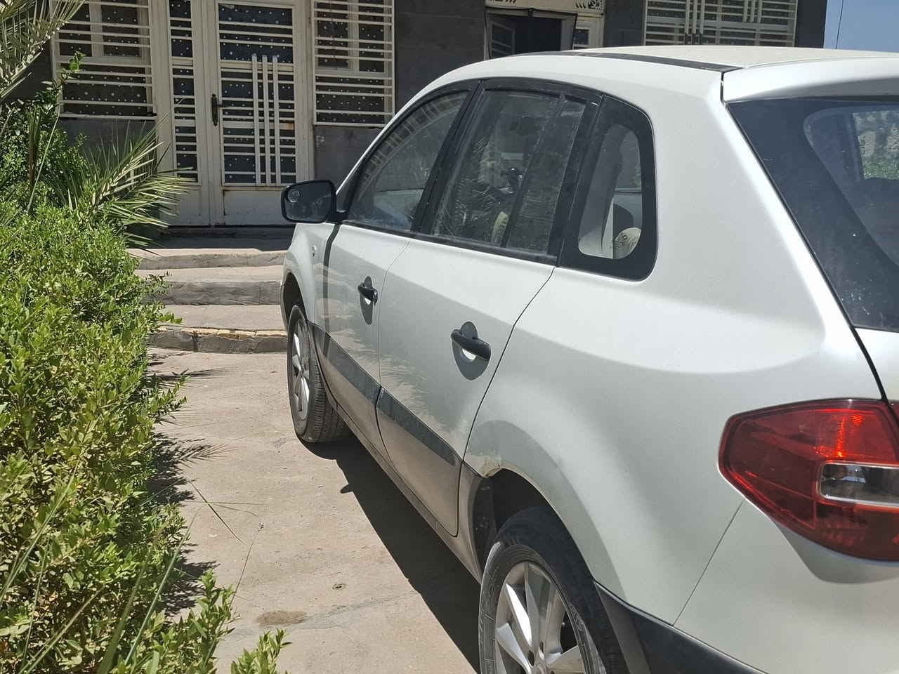 السلام عليكم رينو موديل ٢٠١٠ رقم بغداد مكان السياره بابل الاستفسار اتصال على الرقم ***********
