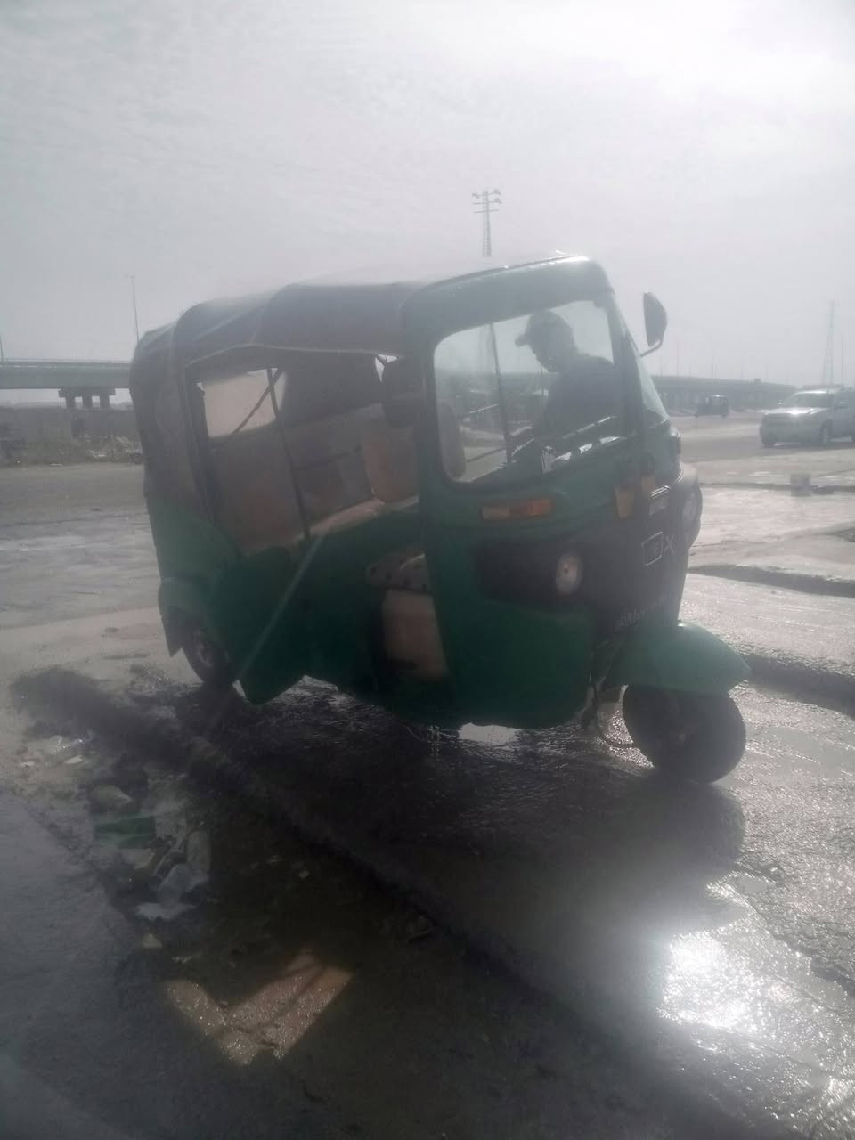 السلام عليكم تكتك واحد وعشرين مجفته مصبوغه صبغ عام السعر 5500اوراق اصولي***********واتساب مفتوح
