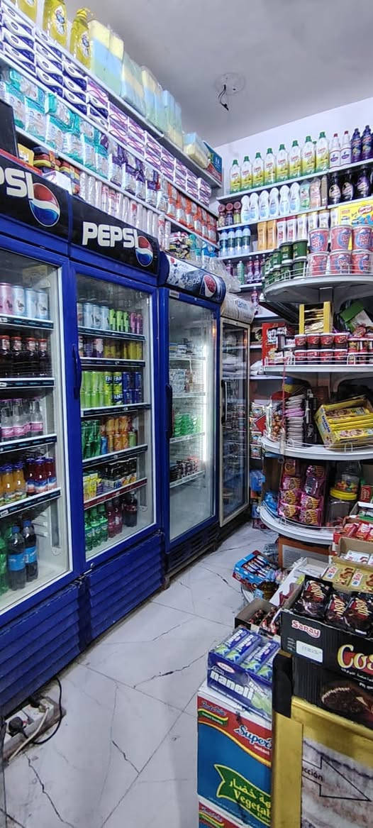 اسواق للبيع حي اريدو شارع مستشفى القلب  شارع تجاري محل جاهز ودخله حلو سبب البيع عدم التفرغ. يحتوي على 6 برادات ومجمدات 2 قمريه جديده حديثه وسبلت جديد سستم كاميرات عارضات اجباس عدد 5 المحل جاهز من كل التفاصيل السعر 7 ملايين  وبي مجال  ***********
