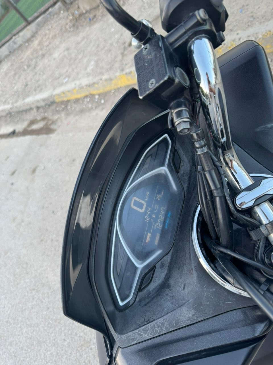 السلام عليكم للبيع بي سي اكس جيل ثالث وارد ماليزي مكينة مكفولة 13 ورقة ونص وبيهة مجال مكاني بغداد الغدير 
***********
