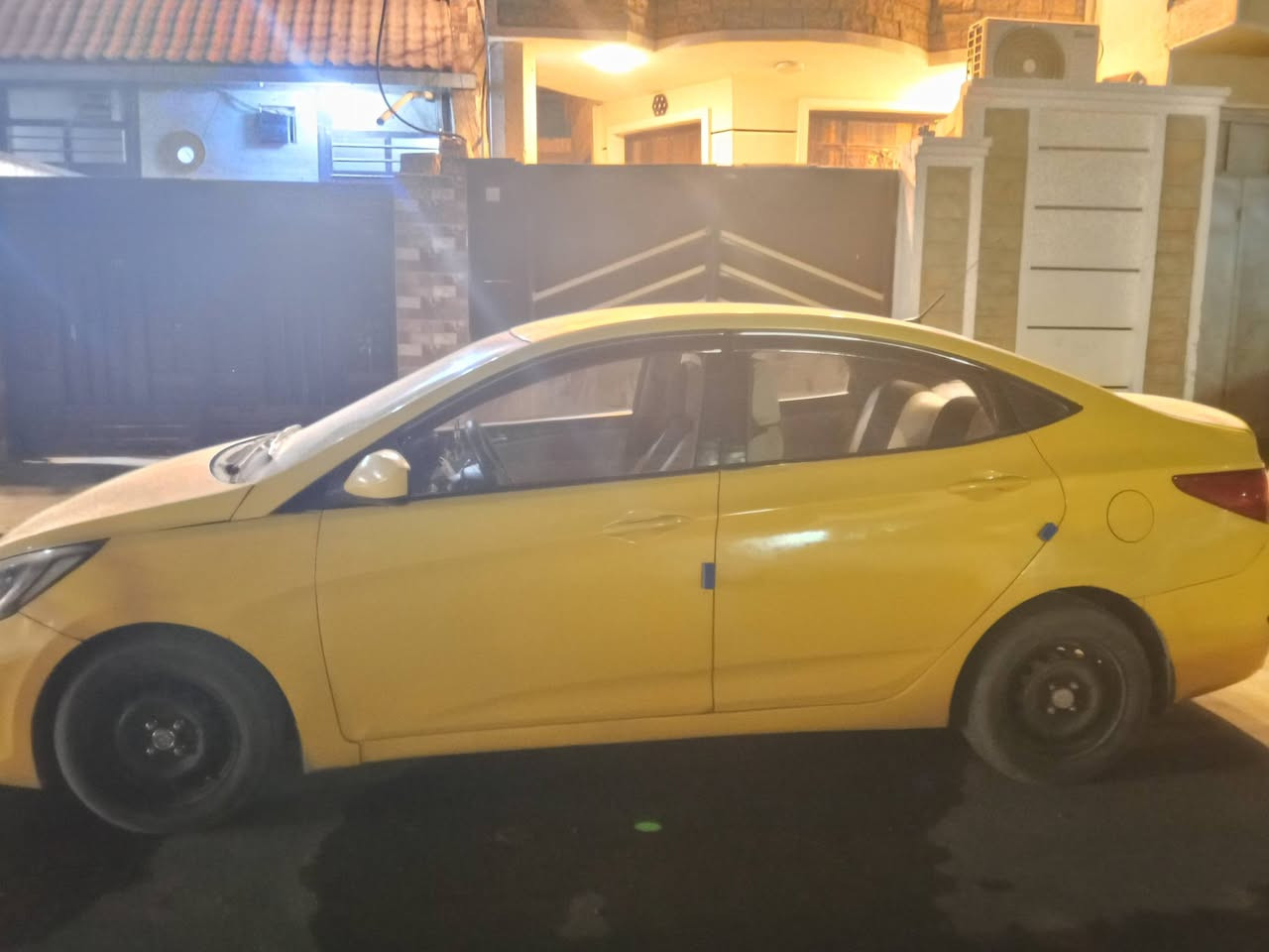 سياره اكسنت للبيع موديل 2015 العنوان بغداد الدورة حي اسيا السعر 75 وبي مجال بسيط للستفسار الاتصال عله هاذ الرقم ***********
