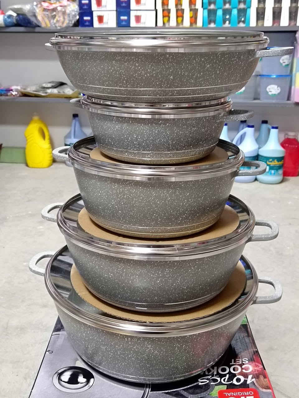 اهلا وسهلا بكم في محل انوار المصطفى للمواد المنزليه العنوان الرمادي حي الشرطه مقابيل النادي الملكي داخل القيصريه رقم المحل 57 يوجد خدمه توصيل لجميع مناطق الرمادي ***********
