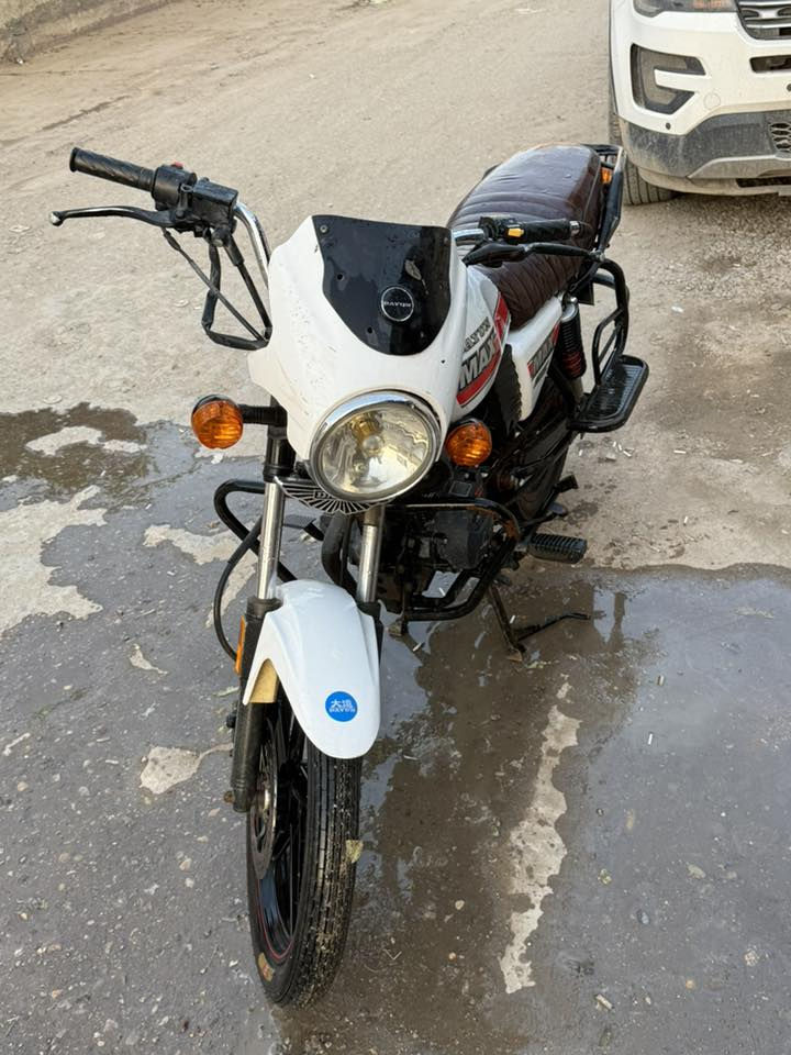 دايون نفخ موديل 22 للبيع ،مكاني الحلة بالمركز ، الدراجة اوراق اصولي بأسمي ، مسوي بيها حادث بسيط ومصلح مثل ما موضح بالصورة ، عارضها بمليون وبيها مجال بسيط مال الجية ،الشاطي ما مكصوص وملحوم بس متدني شوية ومعدلة ومقوة بمعجون 
***********
