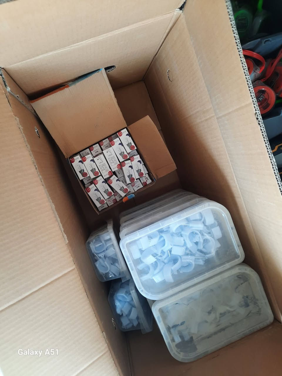 سلام عليكم مواد للبيع كهربائيه متنوعه او انشائيه العنوان بغداد السعر قوائم موجود وأسعار المواد رقم الهاتف ***********
