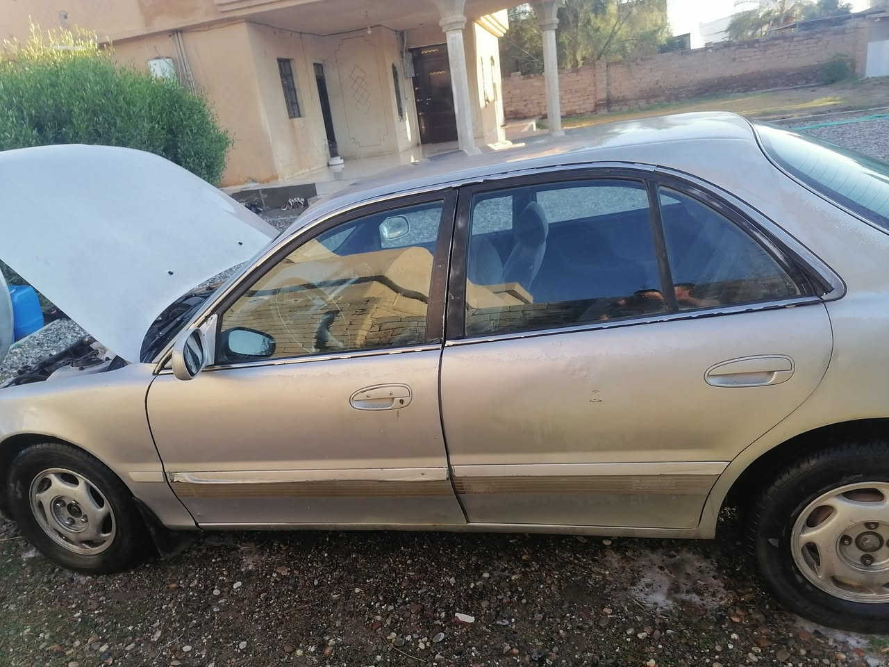 سوناتا تو موديل ٩٥ رقم صلاح الدين مشروع وطني  بأسمي السنويه نافذه لغاية 20/11/2026 محرك  بيه صرف كير عادي السعر ٣٠ وبيها مجال العنوان بيجي قرية البوطعمه رقم الموبايل ***********
***********
