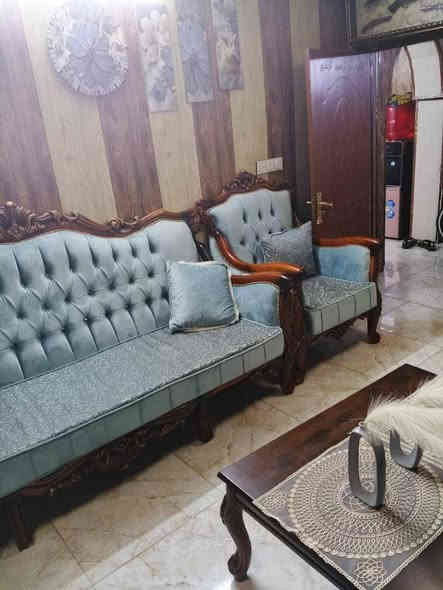 السلام عليكم
نصف قطعة للبيع قطاع ٧ بناء قديم عكادة قريبة على شارع الفلاح .
الطابق الاول استقبال وصالة وغرفة ومطبخ وصحيات
الطابق الثاني ثلاث غرف نوم وصحيات
للاستفسار ***********
