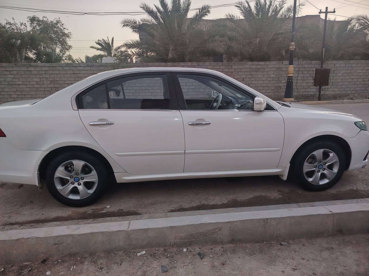 السلام عليكم كيا اوبتما مديل 2010 خليجي فول عده البصمه بغداد قطعتين صبغ بيها بدون دواخل محوله جديد بسمي محرك 2400 جديد تبريد صدر مكفول السياره مال جناي خير من الله السعر 115وبيها مجال العنوان ابوغريب هاتف ***********  ***********

