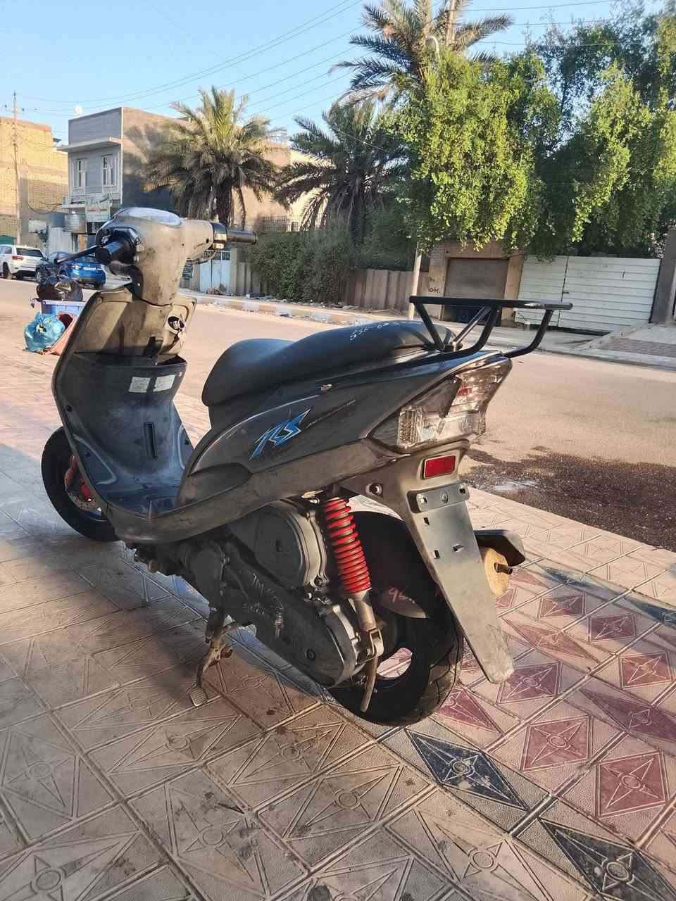 سلام عليكم دراجه ماكس عدله برغي ما مفتوح بيه صاله ٥ اشهر طالعه من الحاويه دراجه ما متعوبه او كلشي شغال سعره 900 او بيه مجال مكاني الناصريه مركز شراي يتصل ***********
