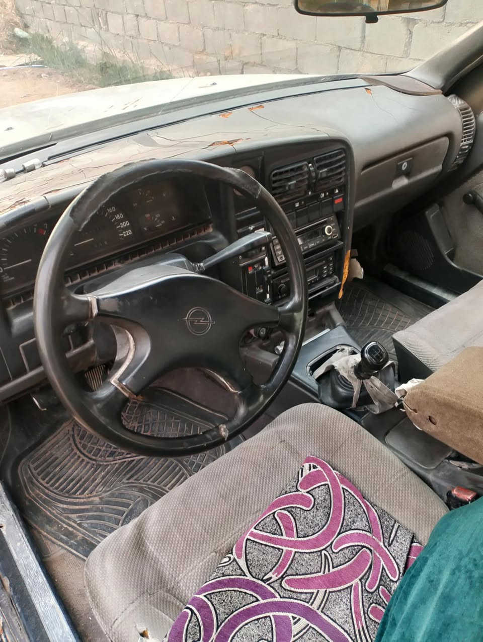 السلام عليكم لبيع أوبل اوميكا موديل 88  تحويل ثاني يوم السياره جاهزه محرك وضفيره مال برنس  محرك 2000 رقم. ديالى السياره ما بيها قطره صبغ بس بيها خياسات سويتهن  السعر ٢٥ وبيها مجال  الاستفار 
***********
 العنوان بابل ناحيه النيل
