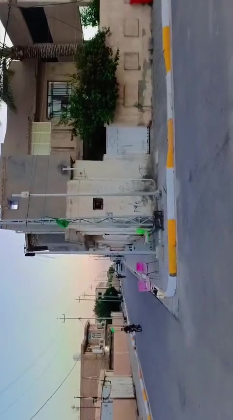 السلام عليكم
دار للبيع كوت حي الجهاد ( التأميم) مقابل المستوصف القديم وبالقرب من جامع الامام الصادق  ركن على شارعين مساحة 200 متر طابقين الطابق الاول.. غرفتين نوم+ صاله+ مطبخ+ استقبال...(الطابق الثاني يحتوي على مشتملات 2) خدمات كامله و مدارس ابتدائيه متوسطه اعداديه 
للاستفسار ***********
