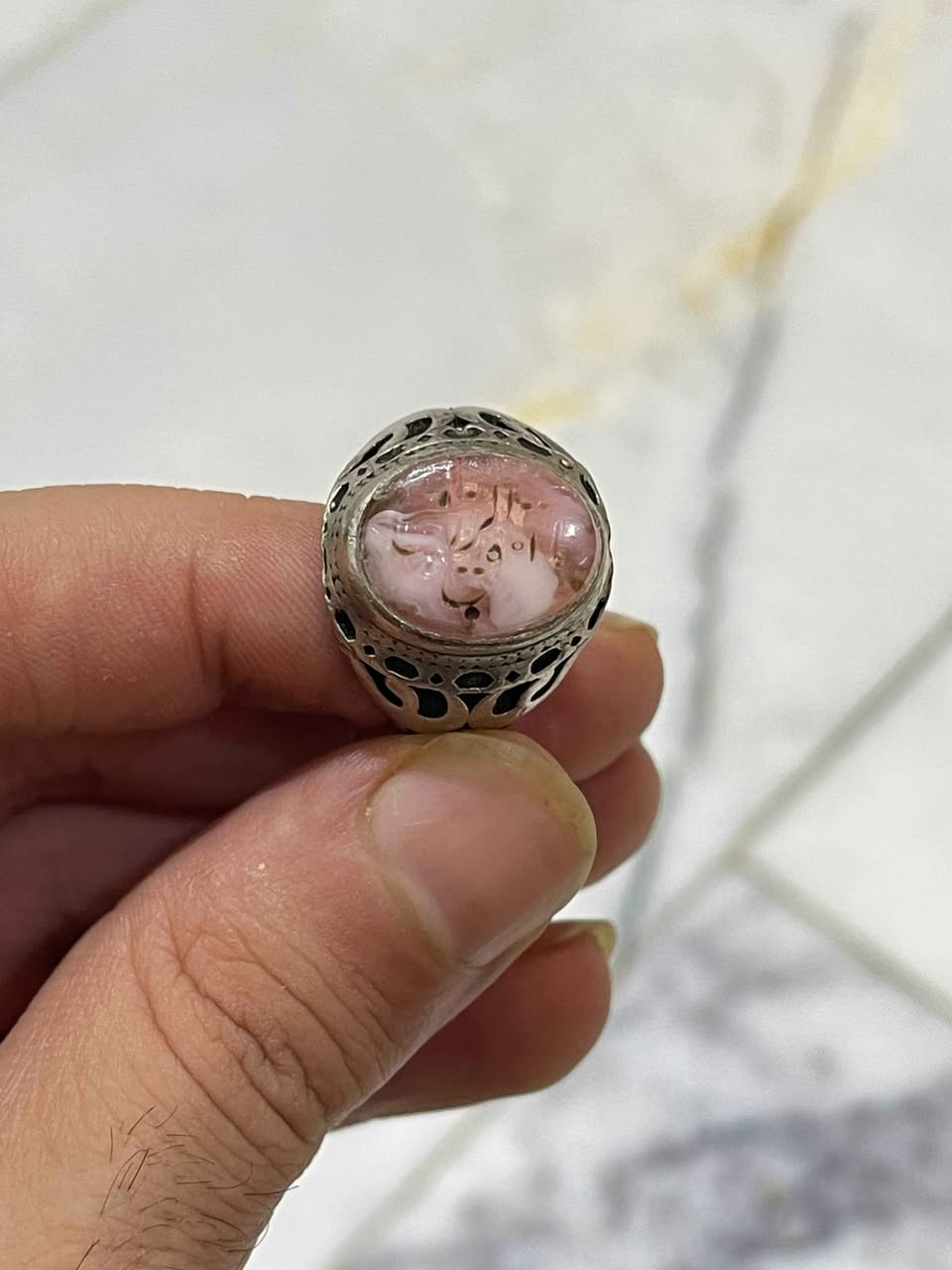 💍 محبس فضة ايرانية فاخر بحجر طبيعي مميز 💍
السعر 30 الف والتوصيل مجاني

قطعة تجمع بين الفخامة والتراث  بتصميم رجالي أنيق مع نقوش جانبية دقيقة تضيف له هيبة ولمسة كلاسيكية. يتوسطه حجر طبيعي بلون وردي شفاف يتميز بتدرجاته الطبيعية ورسوماته الفريدة، 
✨ حجر طبيعي مميز بألوانه الهادئة والجذابة
✨ تصميم تراثي فاخر يناسب جميع الأذواق
✨ تشطيب احترافي ولمعان أنيق
✨ مناسب للاستخدام اليومي أو للمناسبات والإهداء دهل اوران, واسط


**إذا كنت صاحب هذا الإعلان وتريد حذفه لأي سبب، رجاءا أرسل رسالة إلى الدعم الفني**