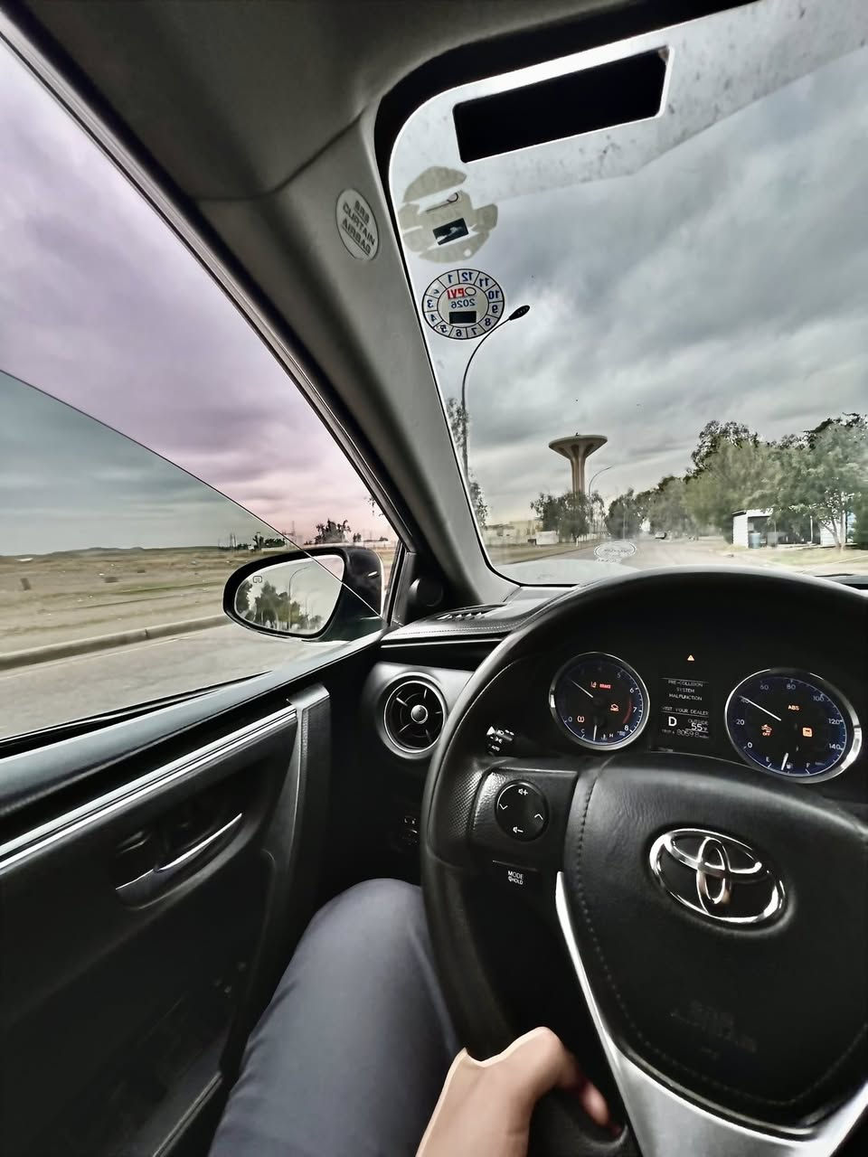 سلام عليكم
يوجد كورلاه 2018 رقم اربيل بسمي السياره تحويل ثاني يوم 
بيه قطعتين بس جمراقات الخلفيه بيه بس 
سعرها 130بيه مجال مكان السياره صلاح الدين 
هذه رقم ابو السياره ‭٠٧٧٢ ٩٣١ ٩٣٣٦‬
