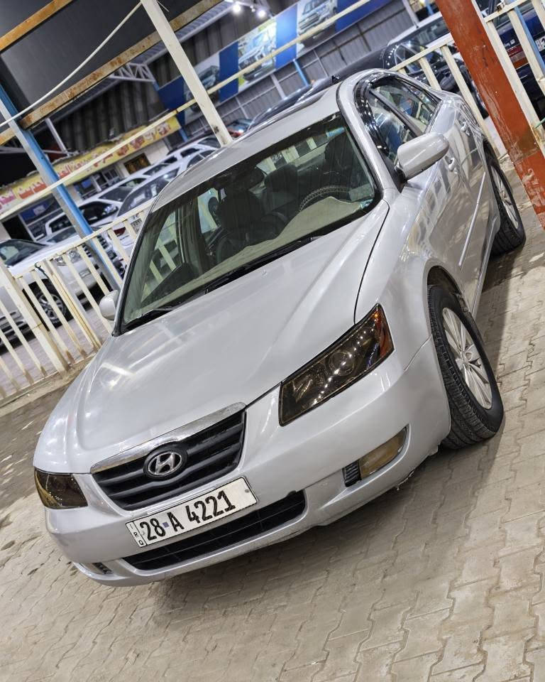 سلام عليكم 
سوناتا 2006
صبغ عام جمالية مكفولة من الضربة والعيب الشرعي 
فول مواصفات 1/1 
فتحة محرك 6 سلندر 
شاشه كامرة ويل كب 
تبريد شغال ثلج 
كير ومكينة جاهزات 
حدادية جاهزة وناعمة 
سيارة ما عايزة شي 
رقم نجف دولي مداور مضمون

السعر 88 وبيها مجال بسيط
مكاني نجف *********** النجف, العراق
