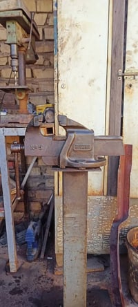 منكنه حديد نكليزي تفتح 20سانتيم  عرض فج 13سانتيم  07711808469 بي واتسا...