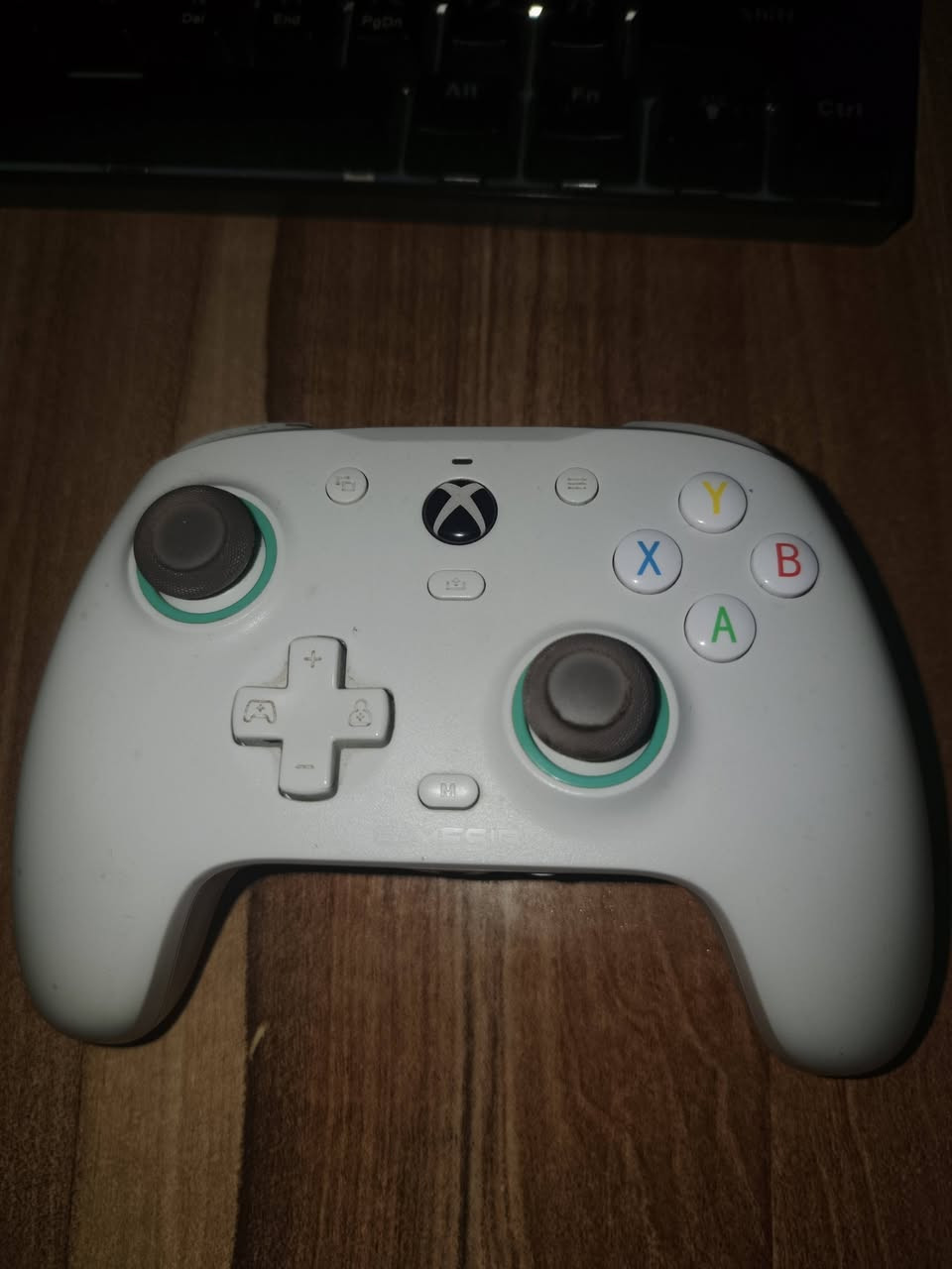 🎮 جهاز Xbox Series S نظيف جدًا ومستخدم استخدام خفيف
✅ يشتغل بدون أي مشاكل
✅ سريع بالأداء وتحميل الألعاب 
✅اليده مالته مو أصلي كيم سير 
✅ وياه حساب كيم باس خاص لمده شهرين 
✅ ويجي وياه UPS بسعر 60 ويرهم للبيسي كذلك 
العنوان - بغداد - المنصور 
السعر 320 وبيه مجال ان شاءلله


**إذا كنت صاحب هذا الإعلان وتريد حذفه لأي سبب، رجاءا أرسل رسالة إلى الدعم الفني**