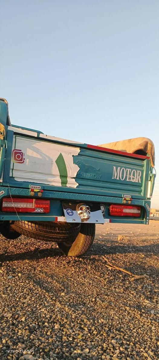 سلام عليكم ستوتة للبيع موديل 2023 طالعة 2025 سعر مليونين و700 و بيهة مجال مكان كربلاء رقم صاحب الستوتة ***********
