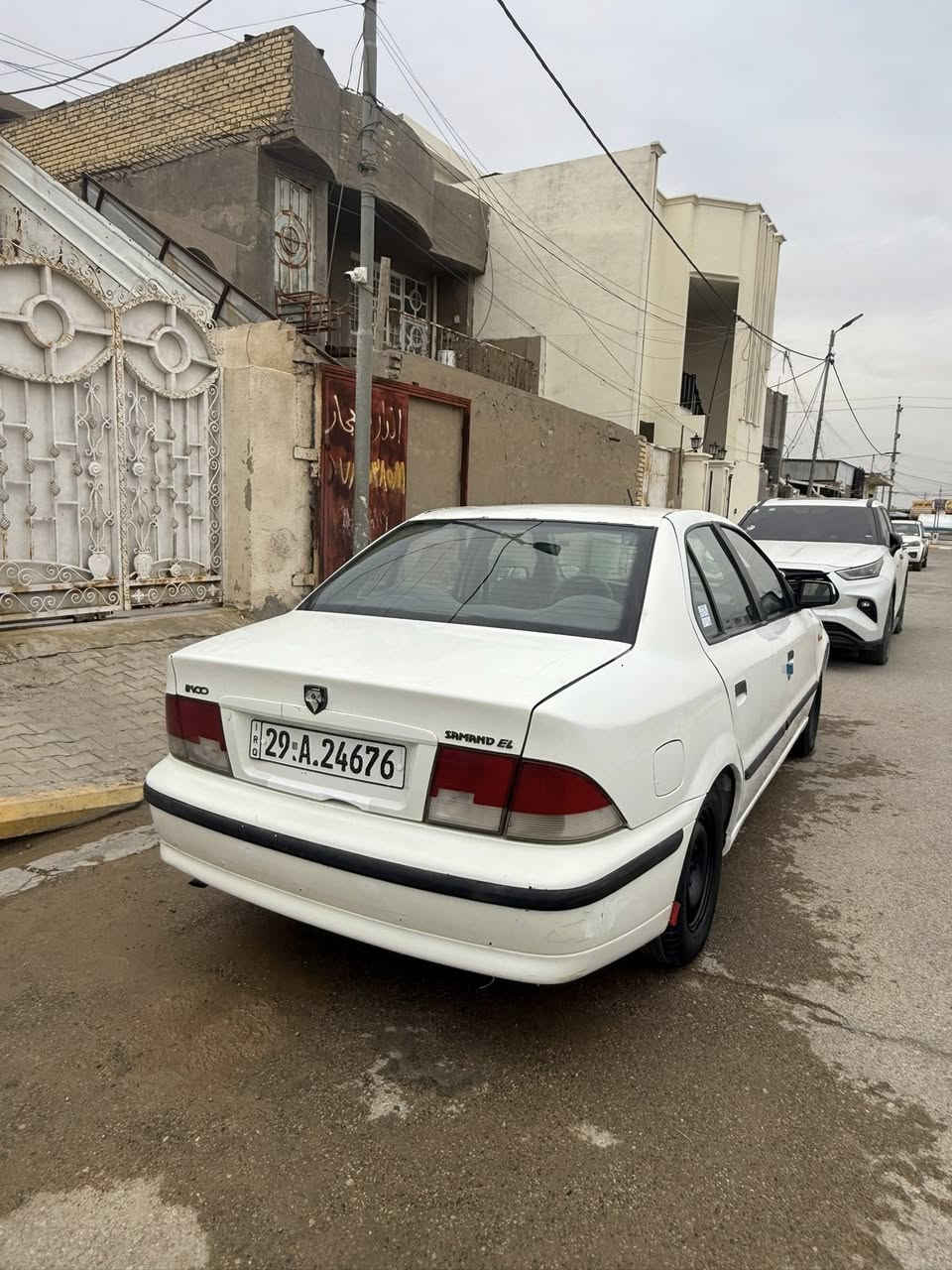 السلام عليكم سمند ٢٠١١ بيها بنيد طاير وباردات بسيطة باسمي رقم واسط  دولي مكانها واسط مركز المدينة السعر٣٨ بيها مجال 
 ***********
