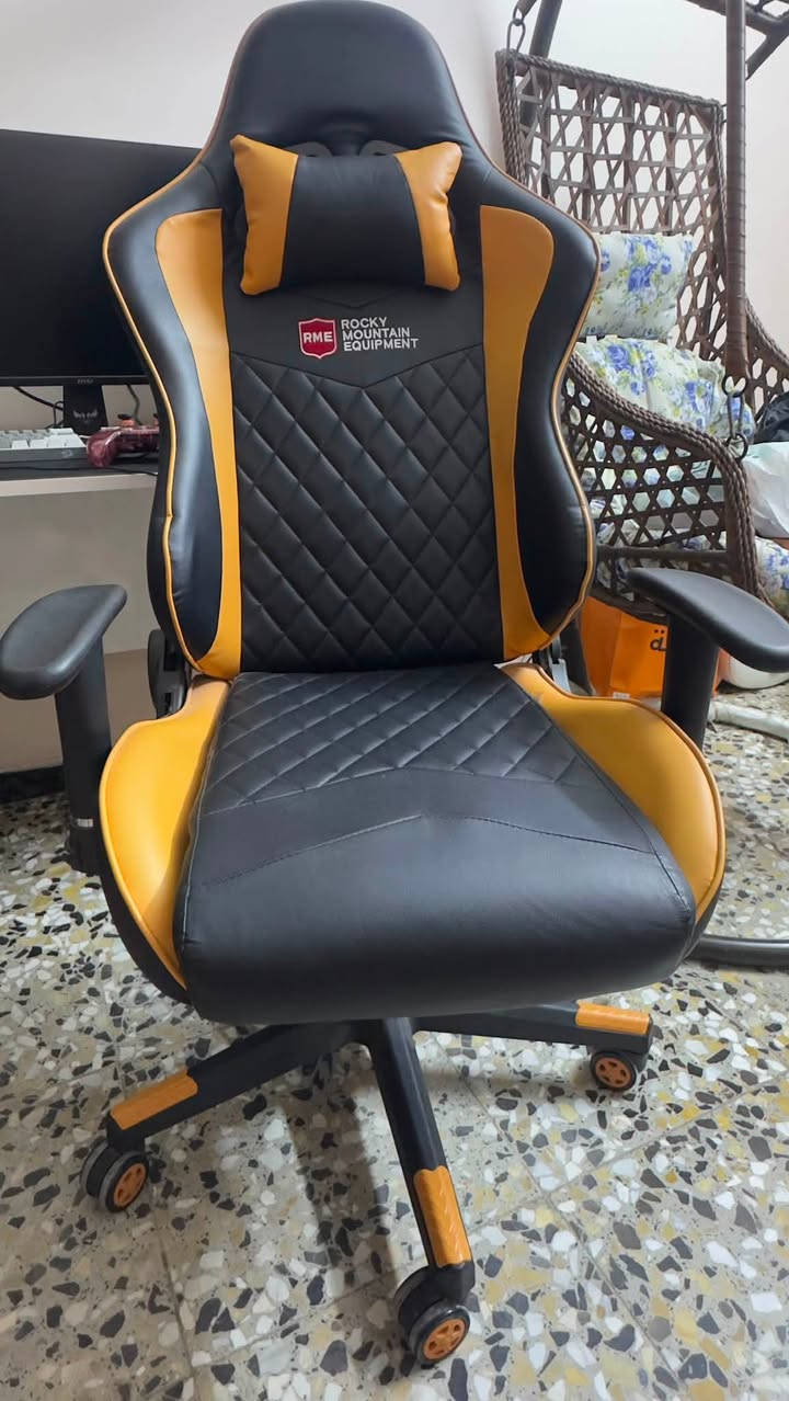 سيت اب كامل للبيع في بغداد

pc:r7 5800x
b450 rog strix f gaming 
xfx rx7800xt 16gb vram 
ram 32gb corsser 3600 
cooler amd/power 750w platenim thermal 
ssd 240 مال وندوز
hdd500gb 
m.2 500gb 
case lainli ابو البيبان 
-----------------------
شاشة msi 27qf5 180hz 2k 27 inch 
ماوس ريزر شي راقي وكيبورد ريددراغون حجم 60 
سماعات ريزر شي راقي حيل كونترولر نوڤا لون بنفسجي ماغنتك 
ميز حجم 90x60 mdf 
ups 1500 zuas offline 
كرسي راقي ماخذه ب165 الف مال كيمنك 

كامل بمليونين وربع وبيها مجال مكاني الدوره قرب جامعة دجله 
***********
رجاءاً رجاءاً رجاء اخوي الي مايشتري وبس يحب يلغي لايتصل ولايتعبني وياه كلشي واضح ابيع كامل مو مفرد
