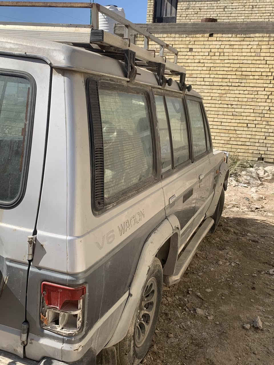 سلام عليكم سيارة كالوبر مديل ٩٢ البيع
سيارة خير من الله مكينه بلادي كلشي بيه بلادي محرك وكير بلادي دفع رباعي شغال كير عادي سيارة تبريد شغال 
السعر ٣٥ بي مجال 
مكاني بغداد الدورة

‭٠٧٧٥ ٦٨٠ ٧٣١٧‬
