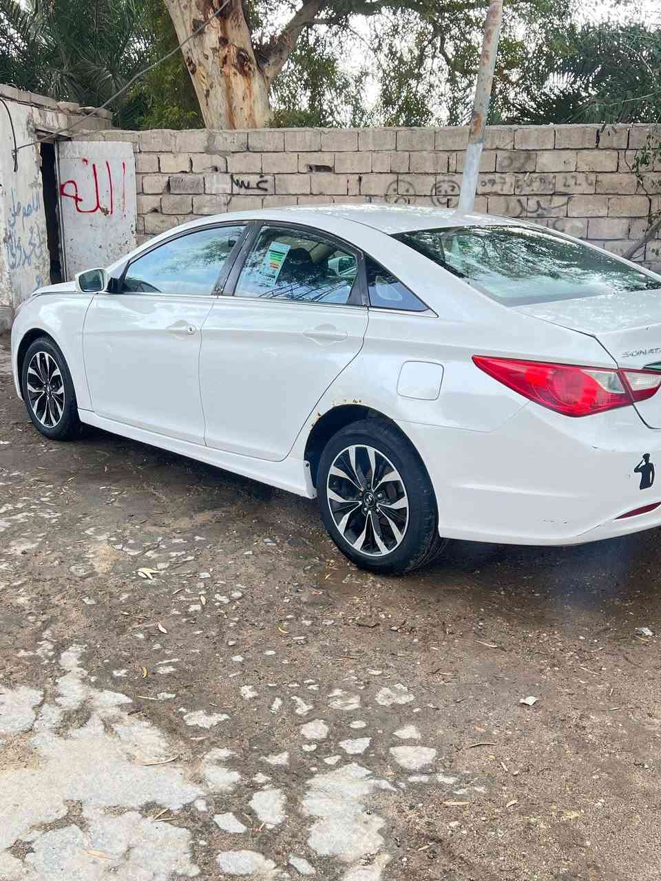 السلام عليكم سوناتا خليجي للبيع ٢٠١٠ مضلع رقم واسط مشروع وطني شاصي مكفول وسونار موجود وشوف شبيه المكان بصرة الدير الرقم ***********
