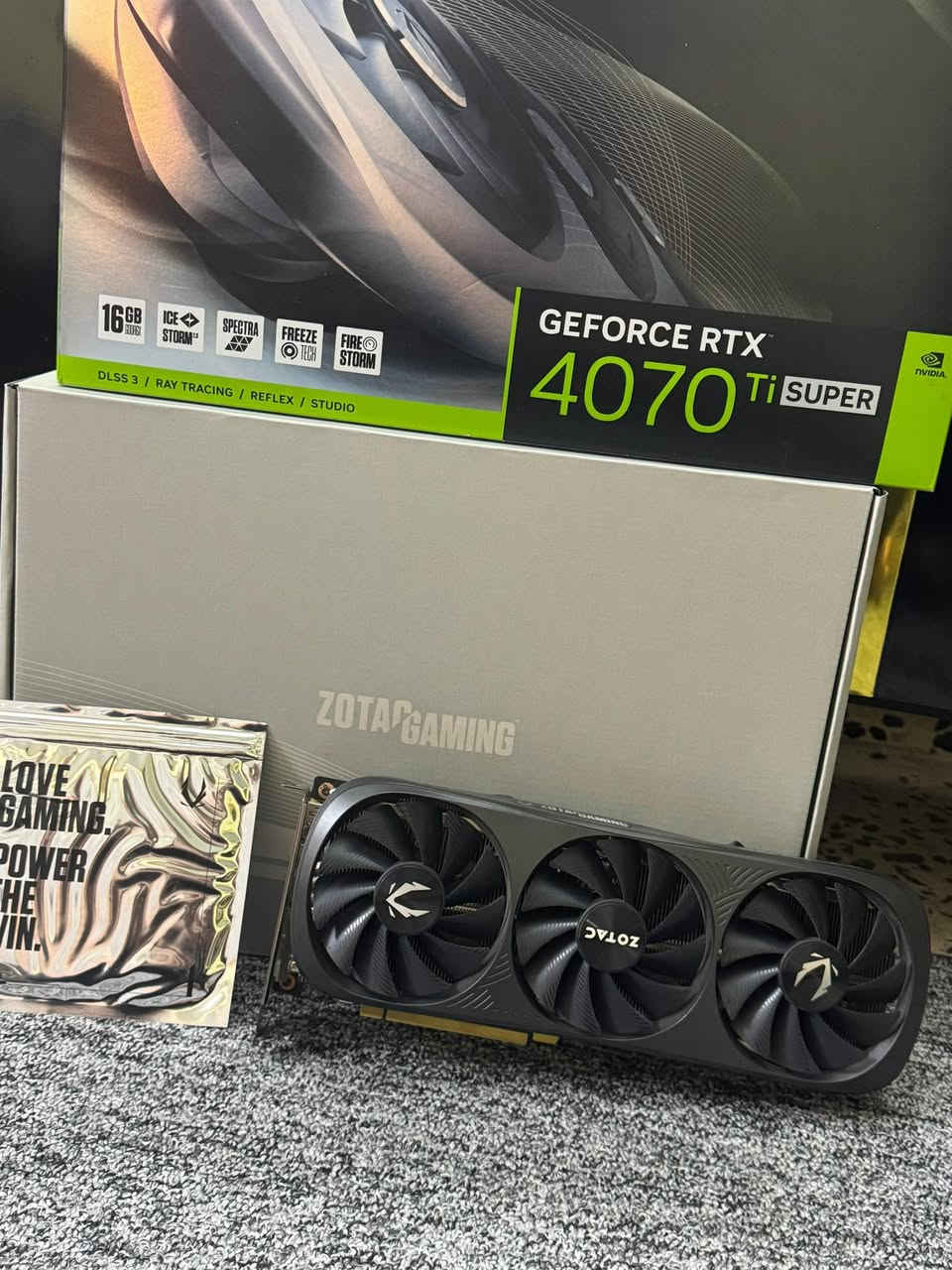 السلام عليكم
كرت شاشة 

ZOTAC GAMING

GEFORCE RTX

4070 Ti SUPER 16GB

DLSS 3 / RAY TRACING / REFLEX / STUDIO

الكرت استخدام جداً قليل وجداً نضيف الصور موضحة نضافة الكرت 1200 وبي مجال بسيط للشراي 
التواصل على الواتساب حصراً 
*********** واتساب

ادمن❤️
