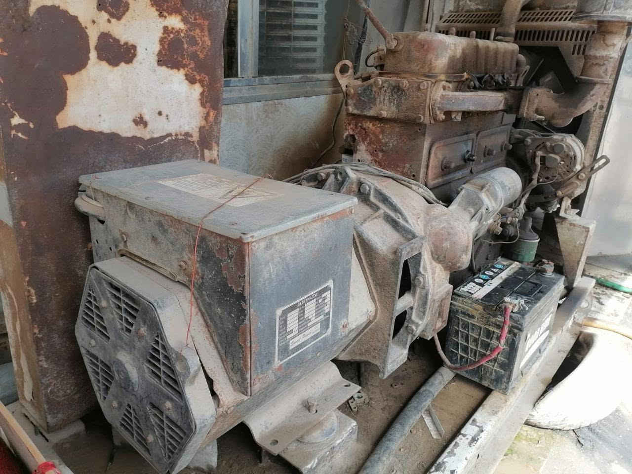 مولد بيركنز للبيع
المحرك بحالة جيده 
التوليد يعمل بشكل جيد
السعر 1500$ وبي مجال 
القدره 27 KV
للتواصل على الوتساب 
***********
