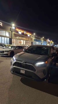 Toyota RAV4🚗 2024 بلا صبغ شرط الترقيم ١٩٠ ومجال مكاني موصل ٠٧٧١٨٥٠٤٥٨٨...