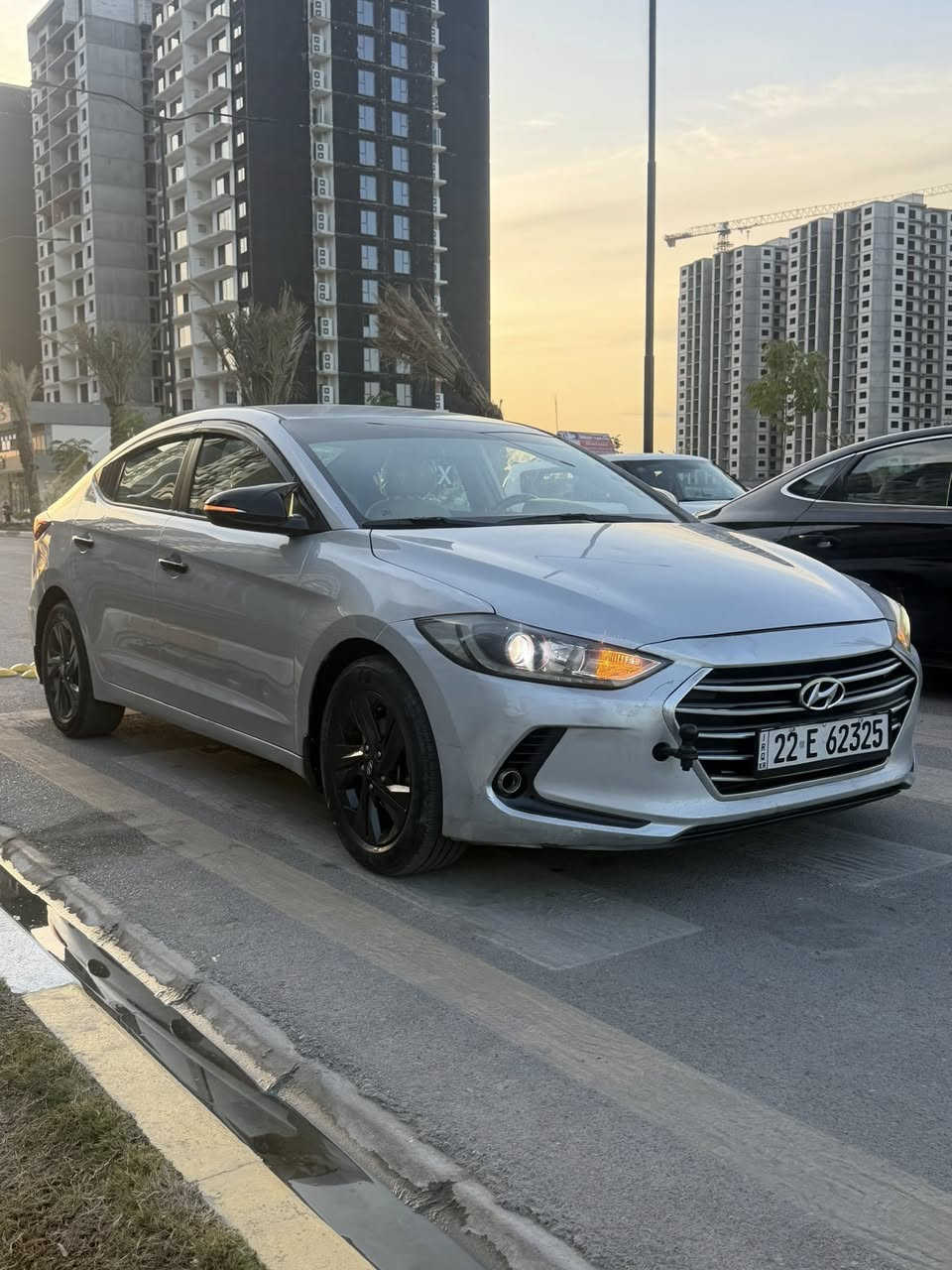 السلام عليكم 
النترا خليجي للبيع موديل 2018 
السياره كفاله عامه عدا جاملغ امامي صبغ 
المحرك 1600 دوش 
السعر 118 وبيه مجال قليل كلش
رقم اربيل تحويل 
العنوان بغداد حي الاعلام 
رقم الهاتف ***********
