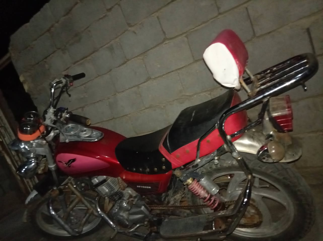 جونده مديل 14 أوراق كامله
نكرت سلف ما بيهاا اي نقص
السعر ٤٥٠
***********
