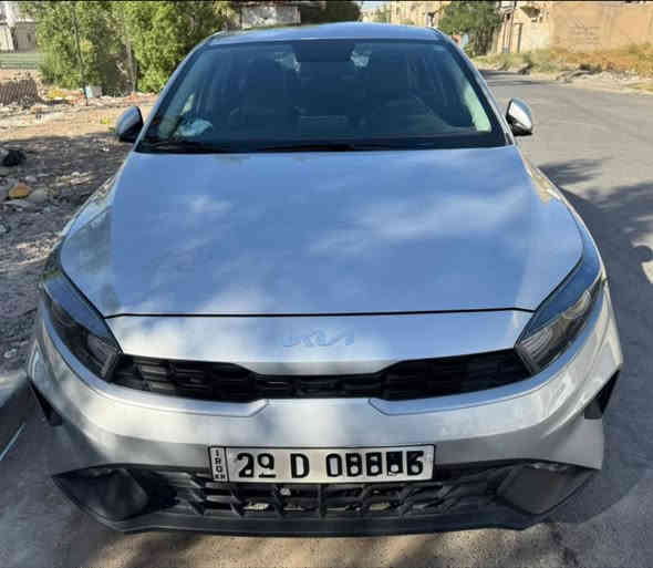 سلام عليكم 

سيراتو 2023 خليجي شركه نيم  محرك 2000 دوش فول مواصفات فتحه وشاشه بلادي ونفكيتر وقطعتين تبريد وداخل اسود ناشيه 17 الف وعالفحص لوك بعدها بكل تفاصيل الشركه 

رقم اربيل باسمنا 

مكان السياره بغداد السيديه

السعر 187

***********
